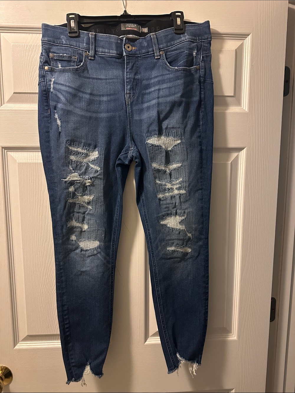 Women’s TORRID Distressed Bombshell Skinny Jeans - Size 16R